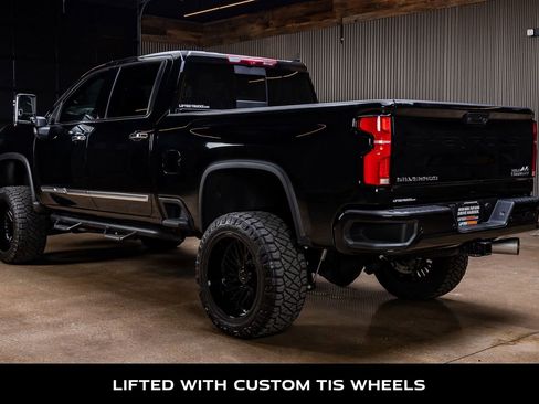 Used 2025 Chevrolet Silverado 2500 High Country w/ High Country Premium Package image 6