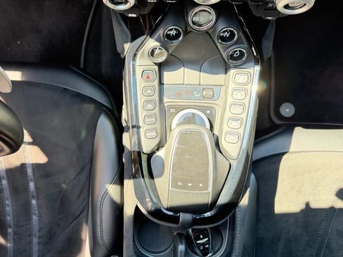 Used 2019 Aston Martin V8 Vantage Coupe RWD image 19
