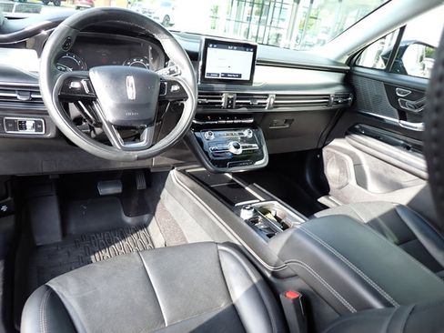 Used 2022 Lincoln Corsair AWD w/ Premium Package image 17