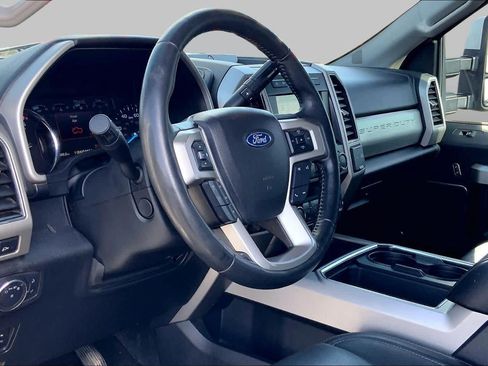 Used 2019 Ford F250 Lariat w/ Lariat Ultimate Package AWD/4WD image 18