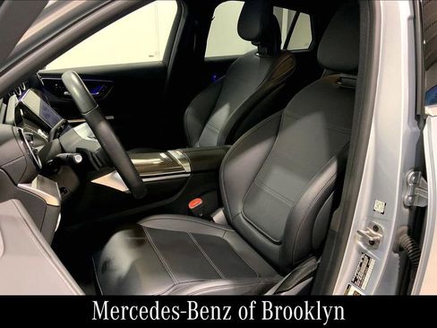 Used 2024 Mercedes-Benz GLC 300 4MATIC image 9