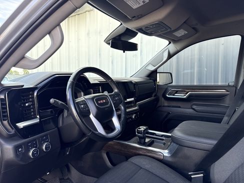 Used 2024 GMC Sierra 1500 Elevation w/ LPO, Elevation Black Package image 17