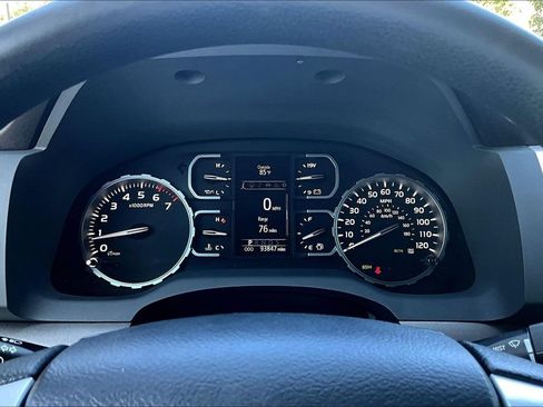 Used 2018 Toyota Tundra SR5 w/ SR5 Upgrade Package RWD image 12