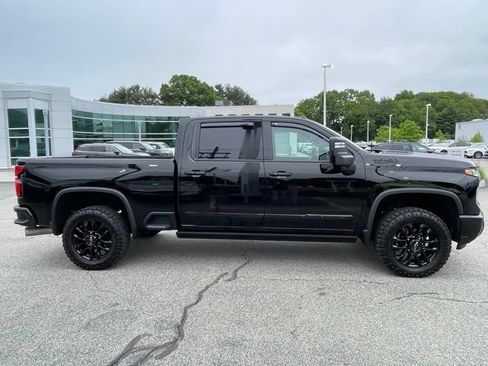 Used 2025 Chevrolet Silverado 3500 High Country w/ High Country Premium Package AWD/4WD image 6
