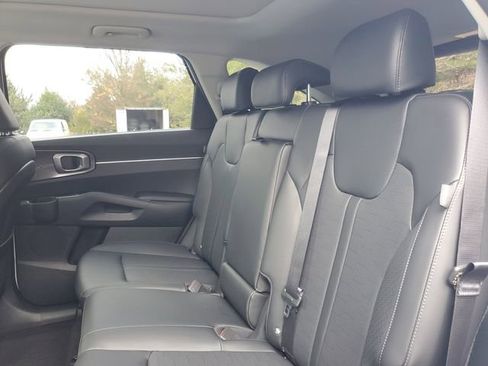 New 2026 Kia Sorento S w/ S Panoramic Sunroof Package FWD image 9