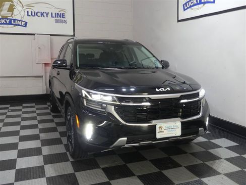 Used 2024 Kia Seltos SX w/ SX Sunroof Package AWD/4WD image 5