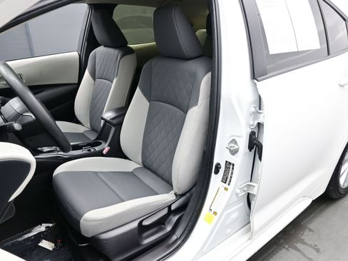 Used 2023 Toyota Corolla LE image 11