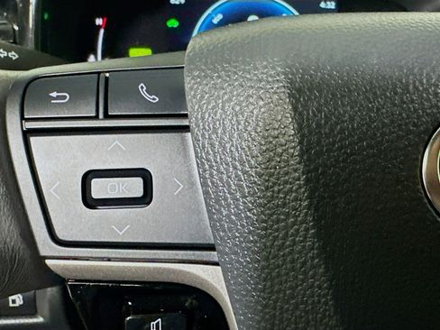 Used 2025 Toyota Camry SE image 16