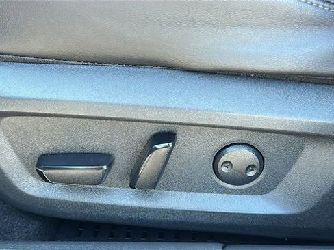 Used 2023 Nissan Rogue Platinum image 10