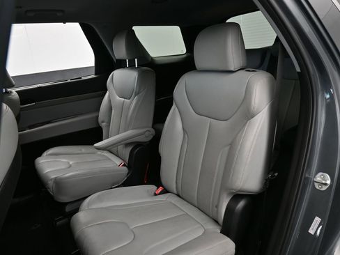 Used 2022 Hyundai Palisade SEL w/ Premium Package FWD image 32