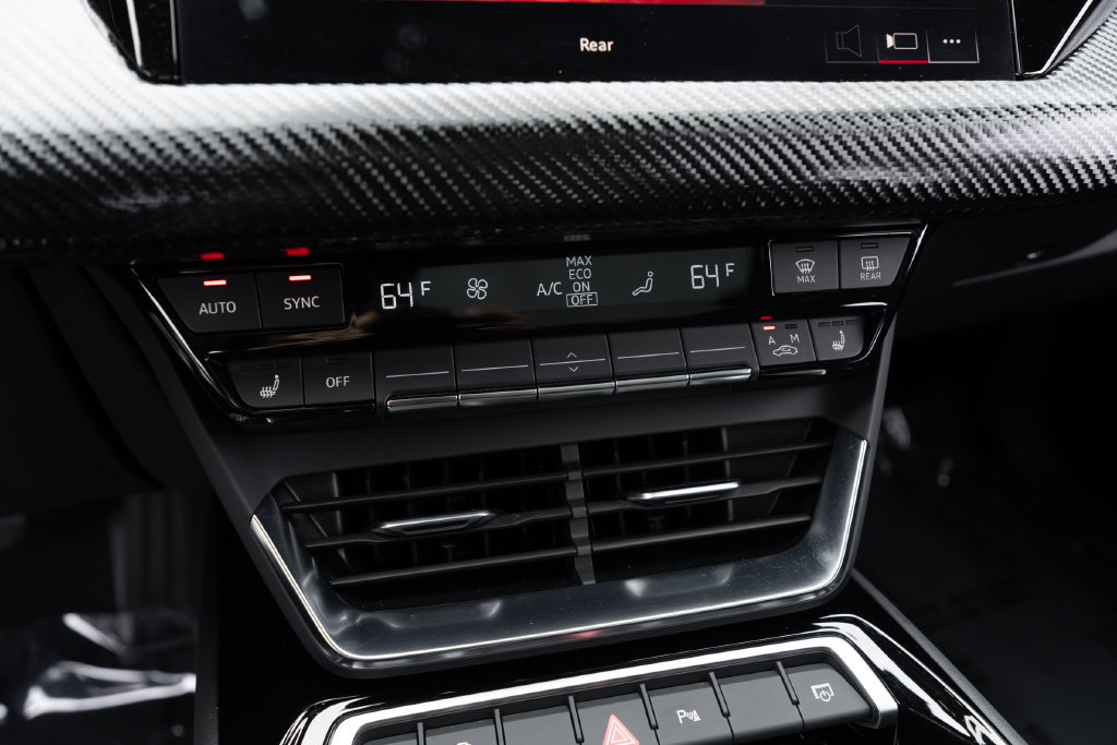 Used 2022 Audi e-tron GT Premium Plus AWD/4WD image 29