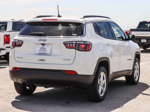 Used 2023 Jeep Compass Latitude AWD/4WD image 4