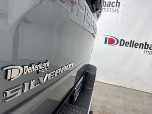 Used 2023 Chevrolet Silverado 1500 LTZ AWD/4WD image 17