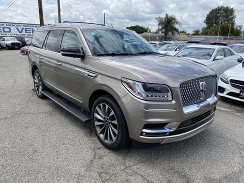 Used 2019 Lincoln Navigator Select w/ Cargo Package RWD image 9