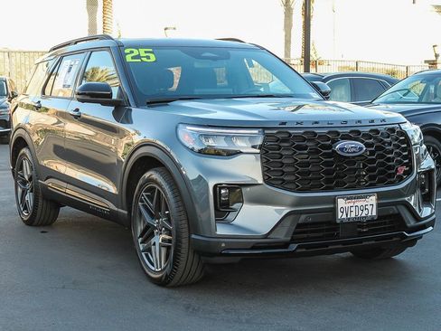 Used 2025 Ford Explorer ST w/ Sun And Sound Package RWD image 3