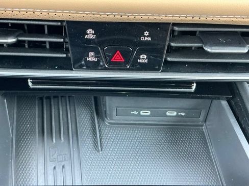 Certified 2026 Volkswagen Atlas Cross Sport SEL R-Line AWD/4WD image 29