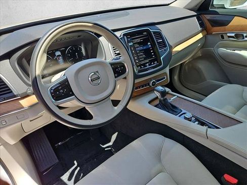 Used 2021 Volvo XC90 T6 Momentum w/ Protection Package Premier AWD/4WD image 14