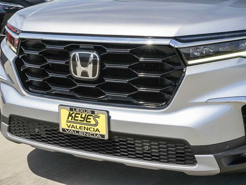 Used 2023 Honda Pilot Touring image 8