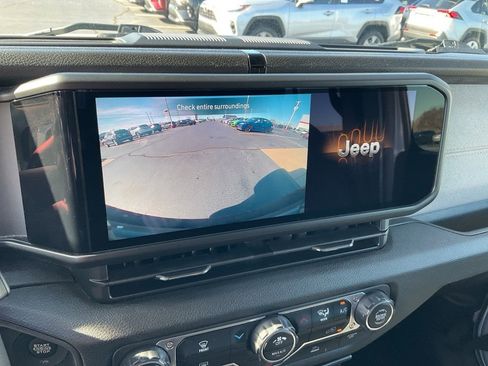 Used 2024 Jeep Wrangler Sport S image 13