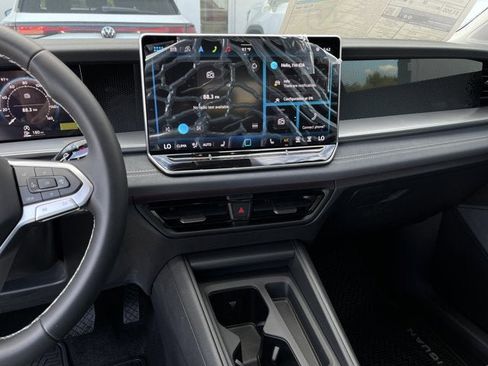 New 2026 Volkswagen Tiguan SE image 16