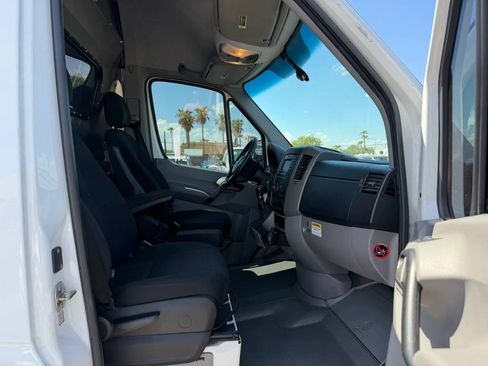 Used 2017 Mercedes-Benz Sprinter 2500 image 23