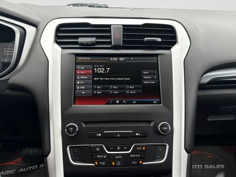 Used 2016 Ford Fusion SE AWD/4WD image 23
