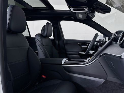 New 2026 Mercedes-Benz GLC 300 image 6