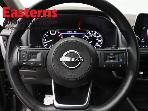 Used 2023 Nissan Rogue SV AWD/4WD image 10