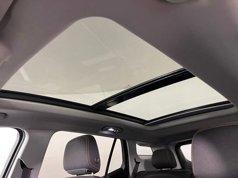 Used 2021 GMC Terrain SLE w/ Driver Convenience Package image 18