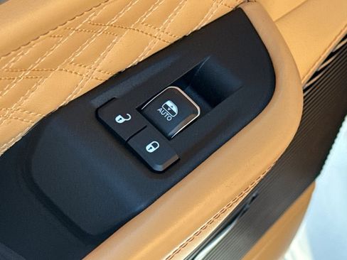 Used 2025 Jeep Grand Cherokee L Summit image 31