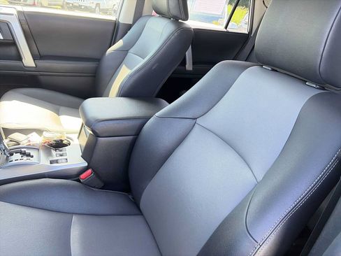 Used 2020 Toyota 4Runner SR5 Premium w/ Moonroof Package AWD/4WD image 13