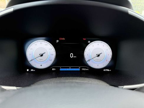 Used 2023 Hyundai Santa Fe Limited AWD/4WD image 16
