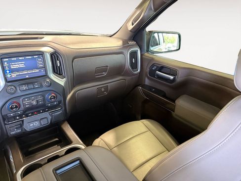 Used 2021 Chevrolet Silverado 1500 LT Trail Boss AWD/4WD image 12