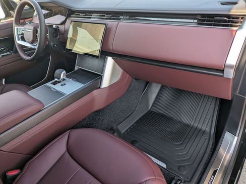 New 2026 Land Rover Range Rover SE image 19