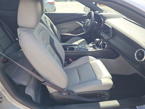 Used 2017 Chevrolet Camaro SS RWD image 15