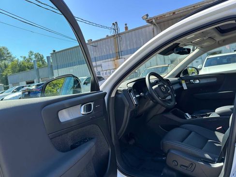 New 2025 Volvo XC40 B5 Ultra w/ Climate Package image 20