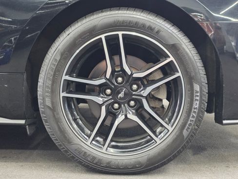 Used 2018 Ford Mustang Coupe w/ Equipment Group 101A RWD image 19