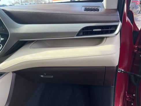 Used 2022 Toyota Highlander XLE image 41