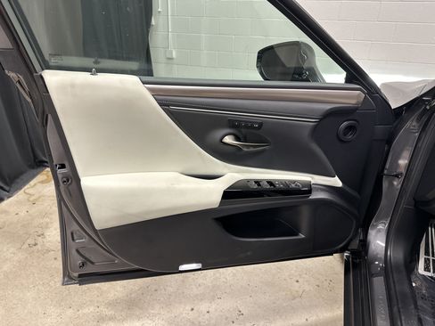 Used 2023 Lexus ES 350 F Sport w/ Accessory Package (Z1) FWD image 14