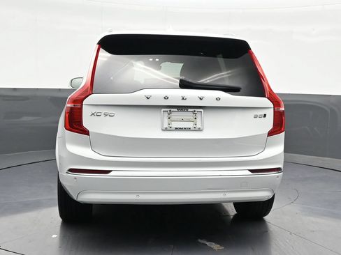 Used 2023 Volvo XC90 B5 Plus AWD/4WD image 5