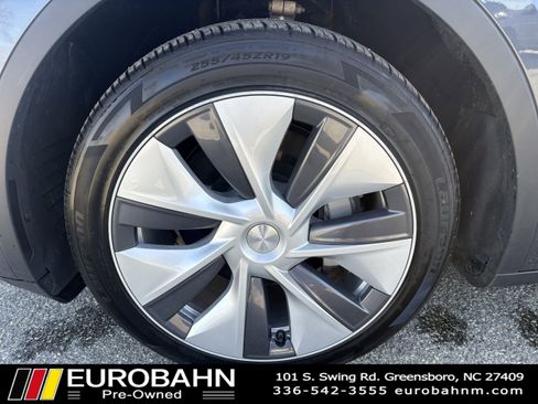 Used 2023 Tesla Model Y Long Range image 32