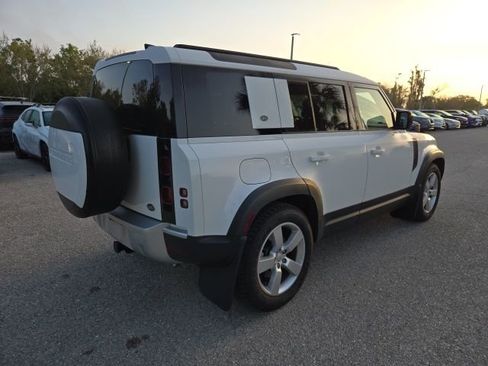 Used 2022 Land Rover Defender 110 SE image 5