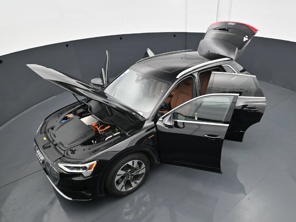 Used 2023 Audi e-tron Premium AWD/4WD image 40