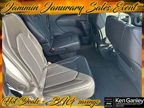 New 2026 Chrysler Voyager LX image 17