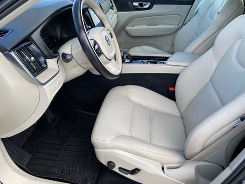 Used 2023 Volvo XC60 B5 Plus w/ Climate Package image 10