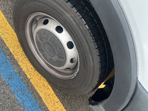 Used 2020 Ford Transit 250 Medium Roof image 3