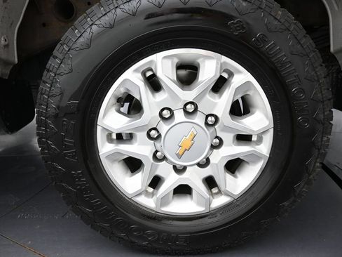 Used 2023 Chevrolet Silverado 2500 LT AWD/4WD image 34