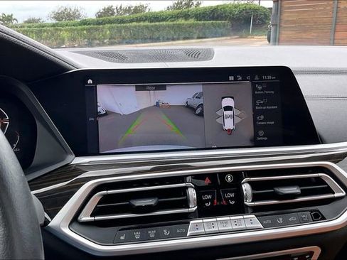 Used 2021 BMW X7 xDrive40i w/ Premium Package image 20