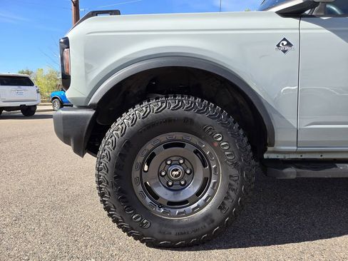 Used 2024 Ford Bronco Outer Banks image 6