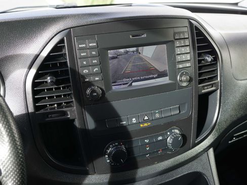 Used 2020 Mercedes-Benz Metris image 33